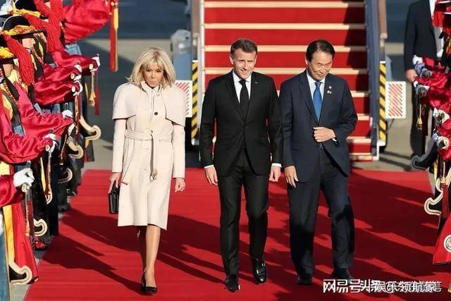  想知道如何优雅老去？看看这位第一夫人的穿搭智慧 时尚用品