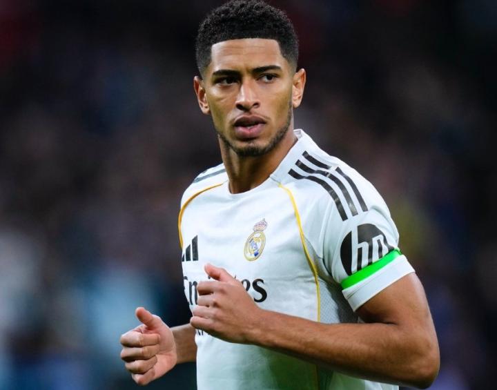  皇马中场贝林厄姆面临考验；地位有所调整，发挥需更稳定。 体育新闻 皇马中场贝林厄姆面临考验；地位有所调整，发挥需更稳定。 体育新闻 皇马中场贝林厄姆面临考验；地位有所调整，发挥需更稳定。 体育新闻