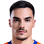  山东泰山新赛季开局强势，阿尔瓦罗防守表现令人印象深刻；记者姚正点评其作用显著，后防稳定性明显改善。 体育新闻 山东泰山新赛季开局强势，阿尔瓦罗防守表现令人印象深刻；记者姚正点评其作用显著，后防稳定性明显改善。 体育新闻