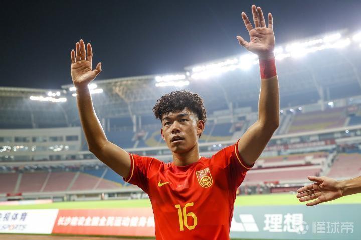  澄清谣言，何小珂并未加盟苏超；康复训练结束后，他即将重返青岛西海岸。 体育新闻 澄清谣言，何小珂并未加盟苏超；康复训练结束后，他即将重返青岛西海岸。 体育新闻 澄清谣言，何小珂并未加盟苏超；康复训练结束后，他即将重返青岛西海岸。 体育新闻